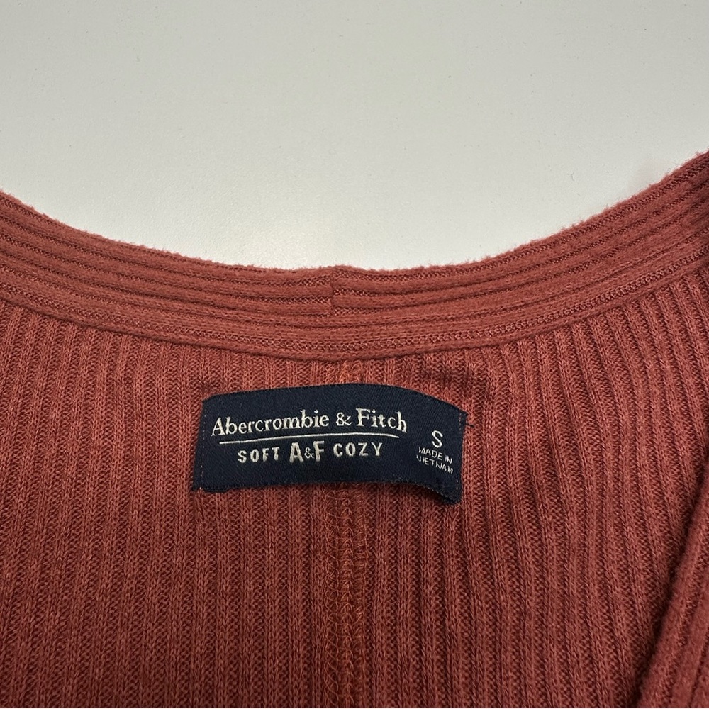 Abercrombie & Fitch Warm Rust Hacci Ribbed Knit Tie Front V Neck Button Down - Picture 5 of 7